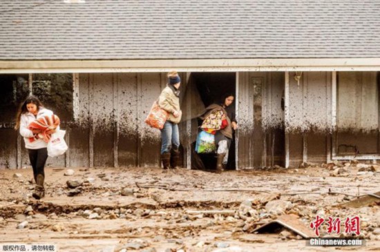 暴雨|美加州1号公路暴雨中塌陷!连日雨雪已致两人死亡