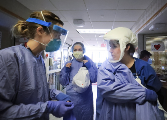 医护人员|美国疫情给一线医护留下心理创伤：“噩梦中遗体成堆”