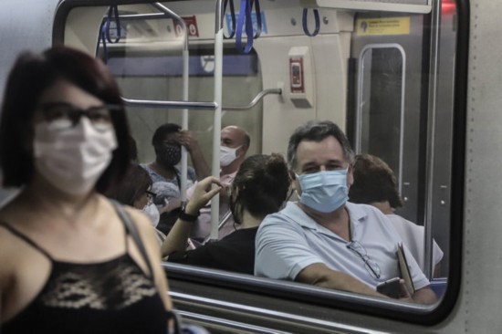 新冠|接种中国新冠疫苗 她们“火”了