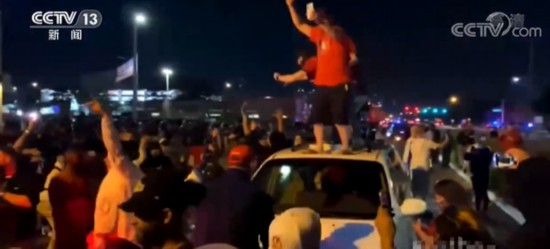 超级碗|美国：无视防疫要求 “超级碗”后球迷狂欢