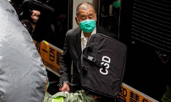 香港终审法院2月9日就律政司上诉撤销黎智英保释案宣判，黎智英当日早上抵达法院。图源自香港&ldquo;东网&rdquo;