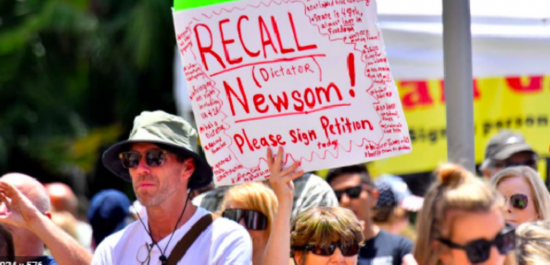 纽森|美国加州州长 罢免呼声高涨 民众历数其“三宗罪”