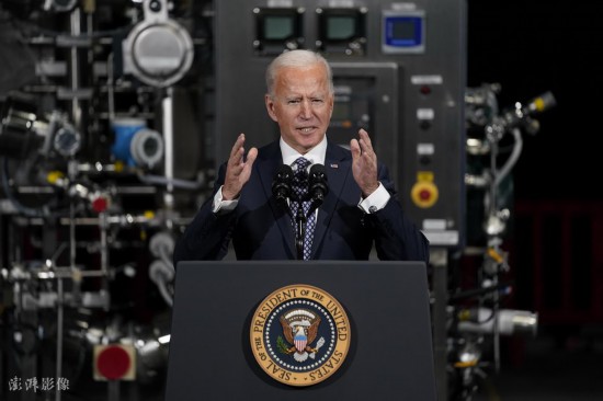 |拜登赴密歇根州考察辉瑞工厂 呼吁民众积极接种疫苗