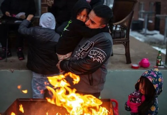 得州|美国市长：美国人要学会自救！政府救援？那是社会主义干的事儿！