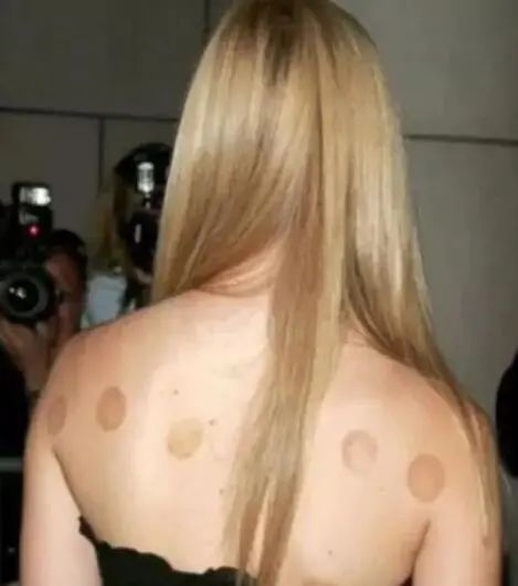 老干妈|搪瓷痰盂变身香槟桶，老家床底下的这些玩意正在海外疯狂圈粉