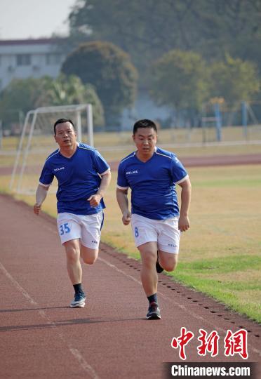 王建东|历经172天复健训练,一等功臣王建东驾机复飞