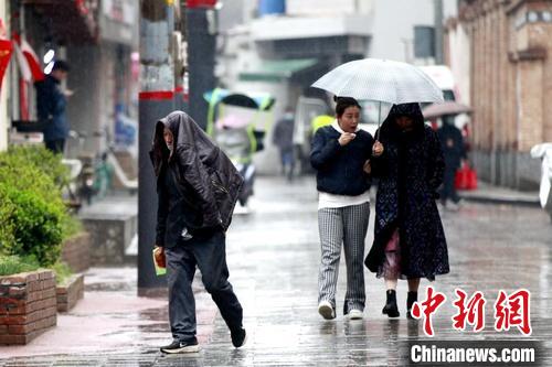 雨雪&ldquo;组队&rdquo;袭陕气温骤降上演&ldquo;一夜回冬&rdquo;