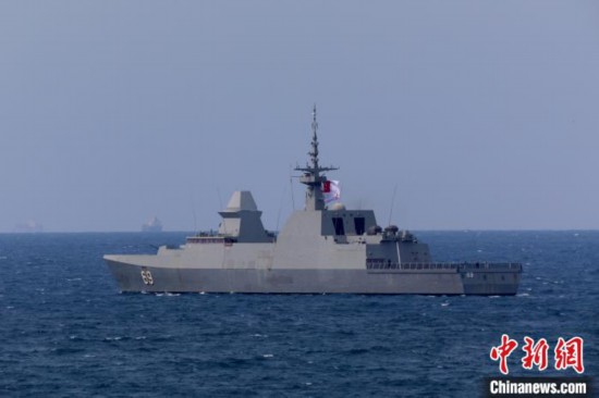 联合演习|中国与新加坡海军舰艇编队举行海上联合演习