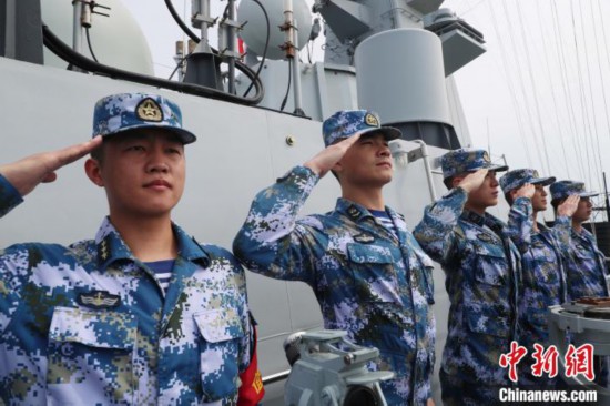 联合演习|中国与新加坡海军舰艇编队举行海上联合演习