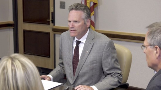 新冠|美国 阿拉斯加州州长确诊新冠肺炎