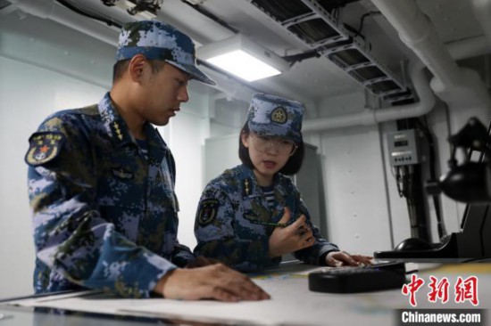 联合演习|中国与新加坡海军舰艇编队举行海上联合演习