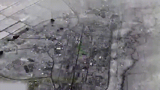 伊朗|伊朗袭击美军基地画面公布：11枚导弹雨点般落下，浓烟滚滚