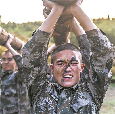 邢建保|镜头内外，每名官兵都在成长