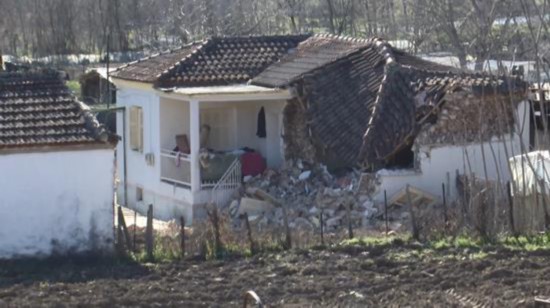 拉里萨|希腊中部拉里萨地区连续两日发生强震 多地电力中断供水浑浊