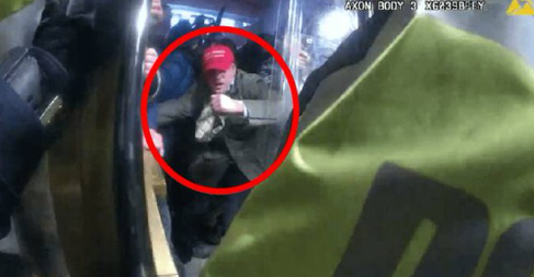 袭警|美国务院前官员被捕：国会骚乱时曾带头开路 偷防爆盾袭警