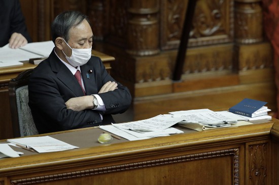 议员|日本中学生问“为什么议员只有男性” 菅义伟这样回应