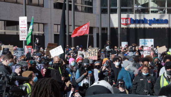 弗洛伊德案|延后24小时的“弗洛伊德案”掩藏更多未知冲突