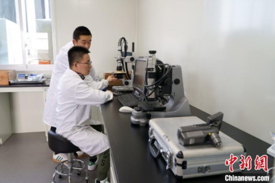 保护平台分析检测室。四川省文物考古研究院供图 四川省文物考古研究院供图 摄