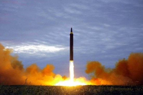 联合国安理会强烈谴责朝鲜发射潜射导弹_朝鲜宣布发射两枚战术导弹_朝鲜射4枚导弹