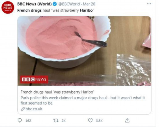 图为法国警方破获的&ldquo;毒品&rdquo;，实为糖果。图片来源：英国广播公司(BBC)社交媒体账号截图。