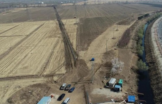 新建的1400米临时管线