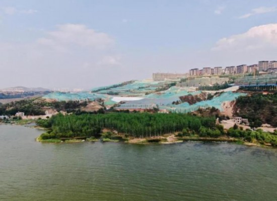 昆明“环湖开发”现象突出 房地产项目侵占滇池保护区_荔枝网新闻