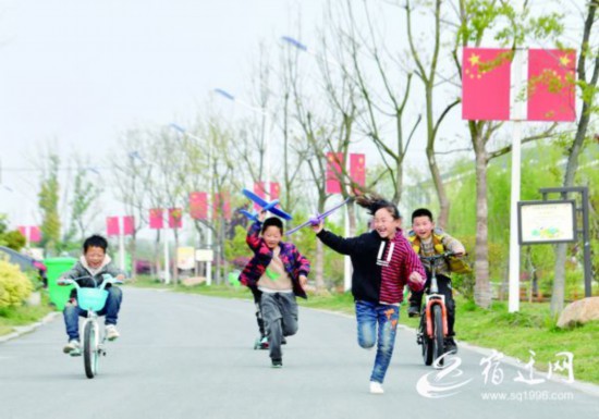 （全媒体）党旗在一线高高飘扬_闫鸣 让新(1422954)-20210508082300