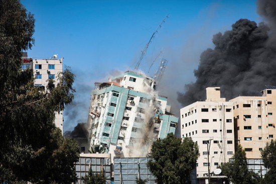 加沙媒体大楼遭遇以军空袭