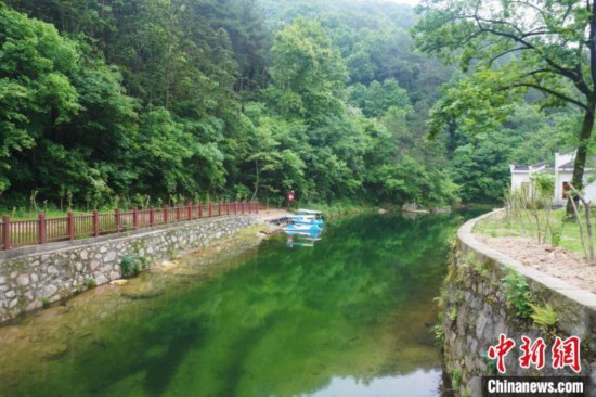 新县连康山国家级自然保护区山清水秀。　刘鹏 摄