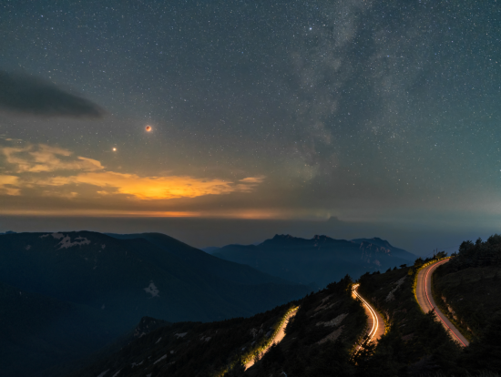 北京市天文爱好者许晓平2018年7月28日在北京房山拍摄的月全食照片。(许晓平本人供图)