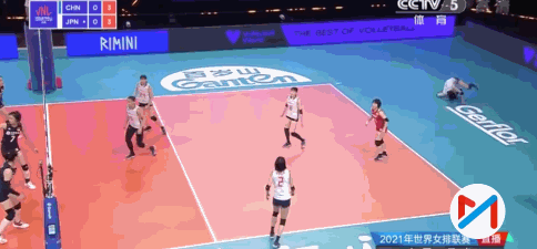 中日女排在比赛中。