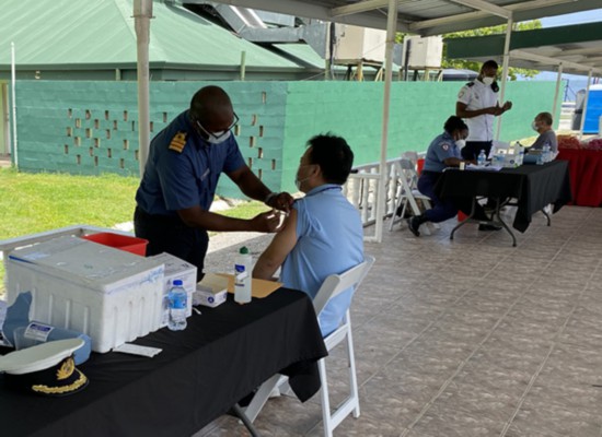 5月28日至30日,特立尼达和多巴哥开展“春苗行动”第一阶段接种。 中国驻特多使馆供图。