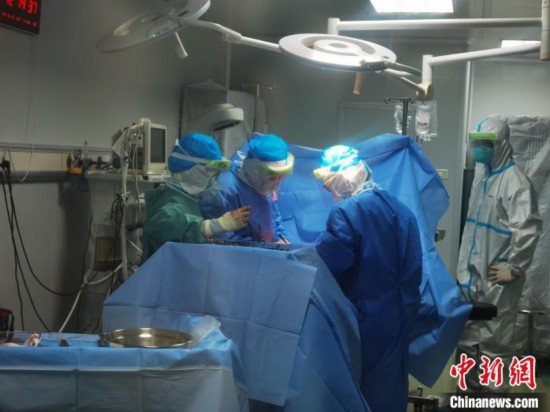 广州一名高风险区产妇剖宫产生下婴儿医院启动&ldquo;三级防护&rdquo;