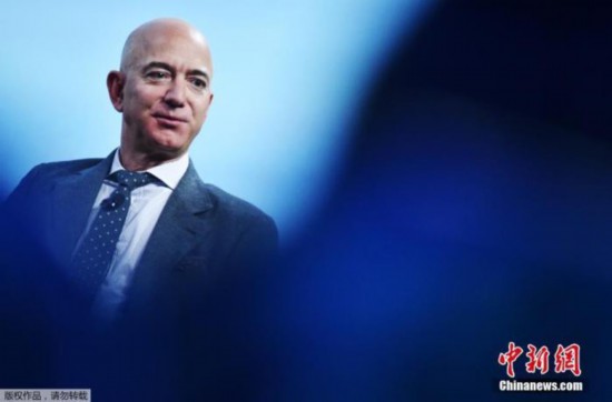 资料图:亚马逊CEO贝佐斯。