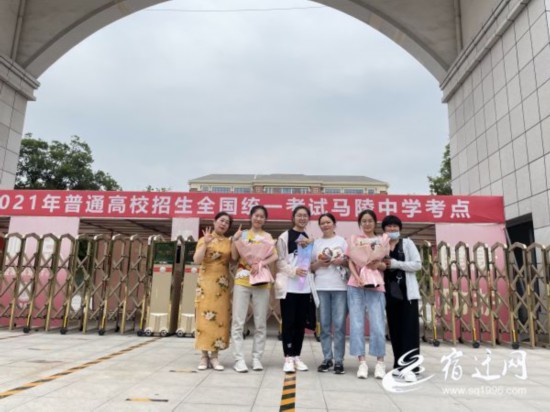 （全媒体）2021年高考落下帷幕，奋斗的(1481088)-20210610081939