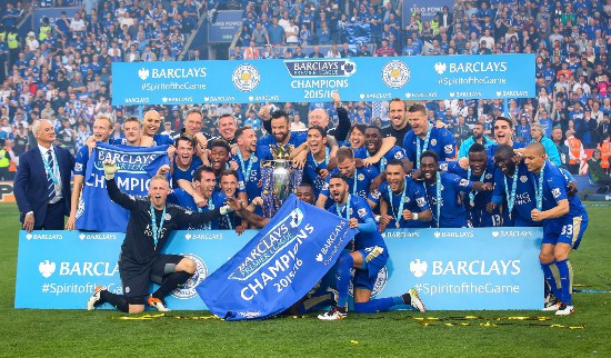 2015年8月,坎特从卡昂转会莱斯特城,并随队赢得15/16赛季英超冠军 图据IC photo