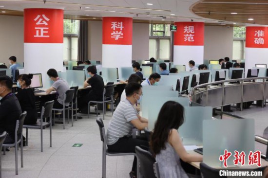 2021年6月16日，位于清华大学的北京高考数学评卷点面向媒体开放。　杨可佳 摄
