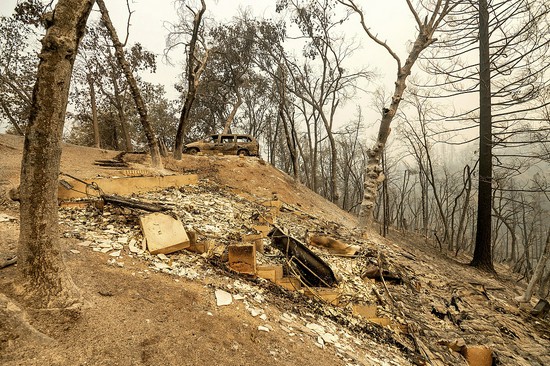  加州山火持续。