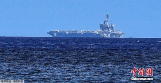 当地时间5月21日，美国&ldquo;罗斯福&rdquo;号航母出现在阿加特湾的地平线上。据报道，美国海军宣布，因暴发新冠肺炎疫情停靠在关岛近两个月后，&ldquo;罗斯福&rdquo;号航空母舰于5月20日首次出海。