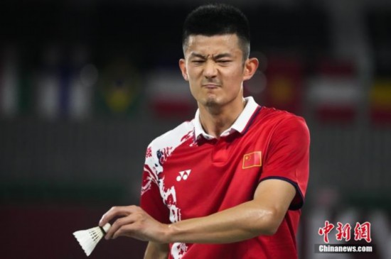 东京奥运会羽毛球男单小组赛，谌龙诠释了什么是大写的&ldquo;哼&rdquo;。图片来源：视觉中国