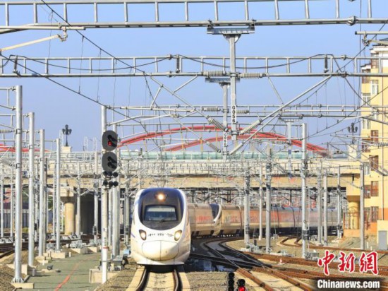 中国最东端高铁试运行