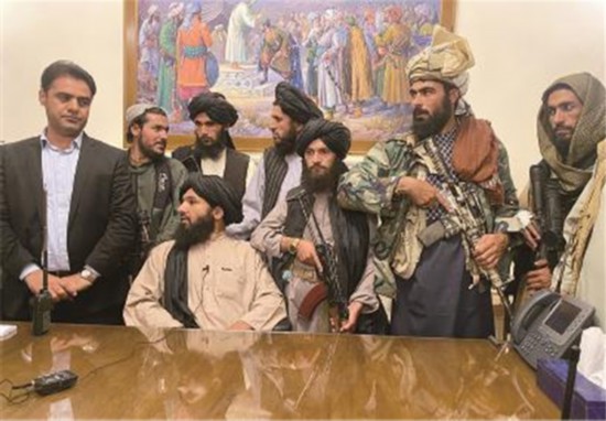 图说：塔利班占领总统府。 本文图片GJ