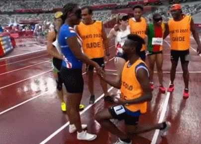 求婚现场。图片来源：残奥会官博视频截图。