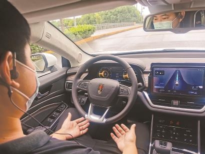 自动驾驶|无人驾驶的网约车 距离落地还要多久