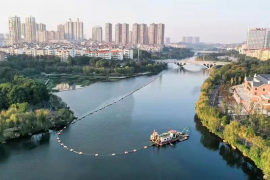 岳阳一景。图/中新图片