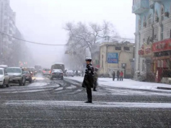 人口流失，房价常年处于低位的东北小城鹤岗。 图/中新图片