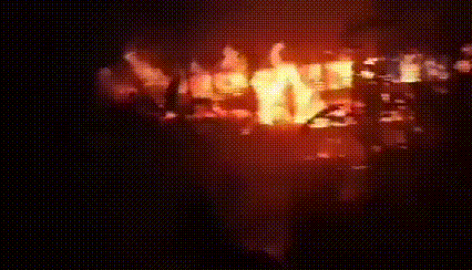 渡轮凌晨3时起火(推特)