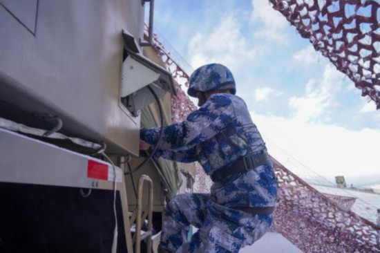 多图直击！高原&ldquo;防空利箭&rdquo;雪中训练
