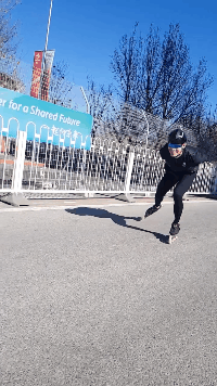 Wheelin” around at The Olympics  #beijing #inlineskating #rollerskating #pekin #patinaje #patin #skeeleren #inline #rullesk jter #teamdanmark #skatelove   @stefan_due.gif