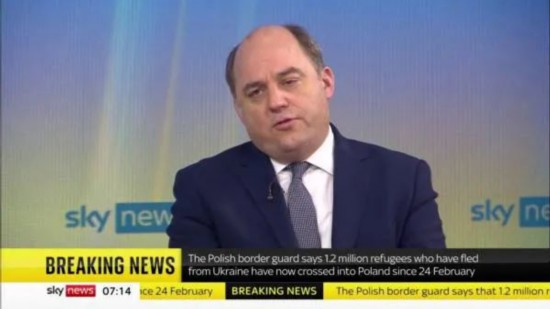  &middot; 英国国防大臣本&middot;华莱士（视频截图）